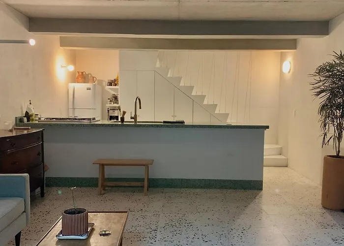 Espaciosa E Iluminada Casa A 3 Niveles